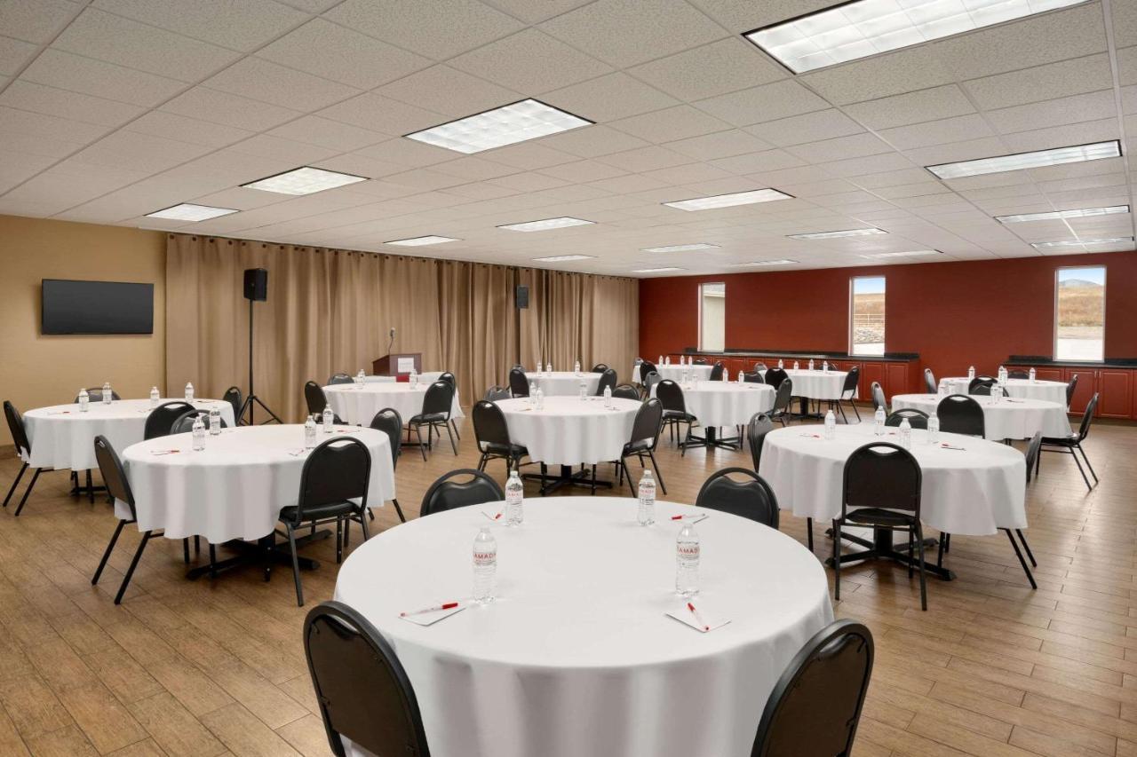 Bakken Airport Xwa Hotel & Studios 威利斯顿 外观 照片